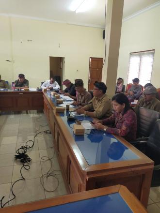 Kepala Desa Banjarasem Mengikuti Kegiatan Rapat Di Kantor Dinas Pekerjaan Umum Singaraja